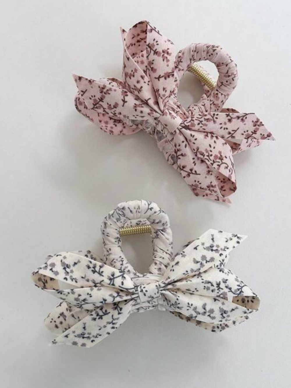 2 piece Fabric Bow Hair Claw Clip - Picture 4 of 4